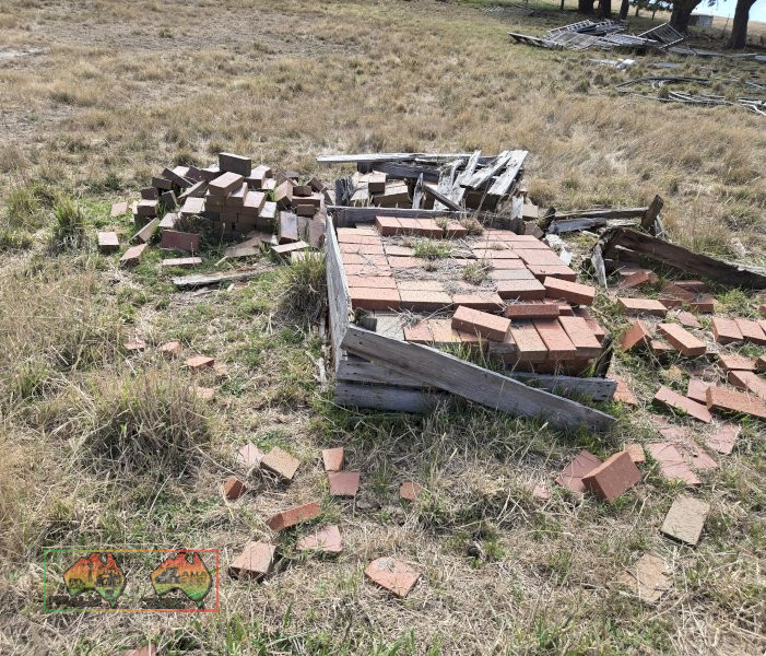 Assorted New Bricks & Pavers - photo 4