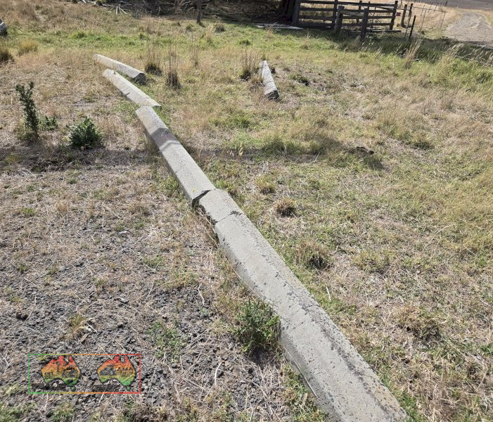 6x Concrete Carpark Barriers - photo 1