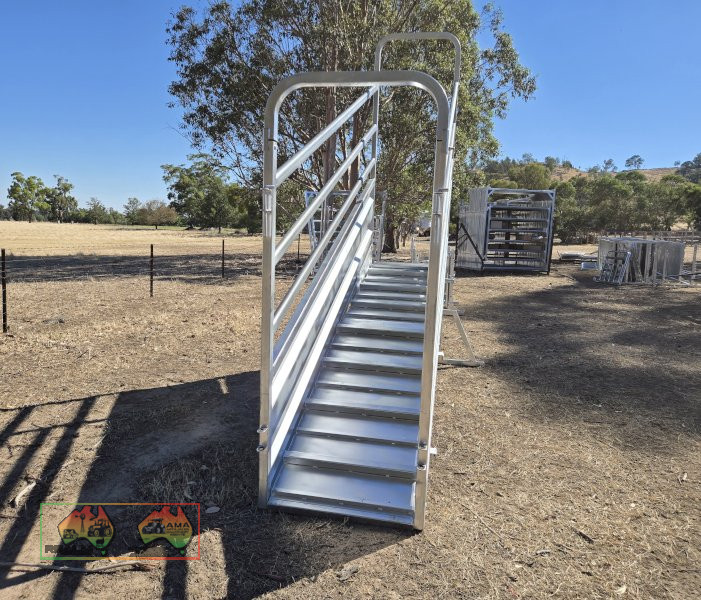 New Solid Steel Galv. Cattle Loading Ramp - photo 5