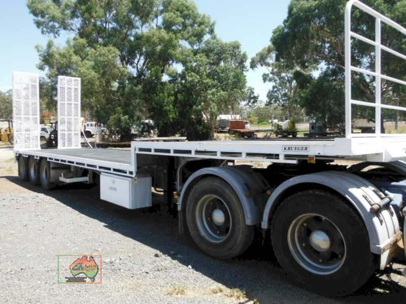 2004 Krueger Drop Deck with Ramps