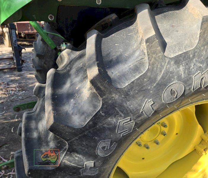 2019 JD-5083E FWA Tractor with FEL - photo 15