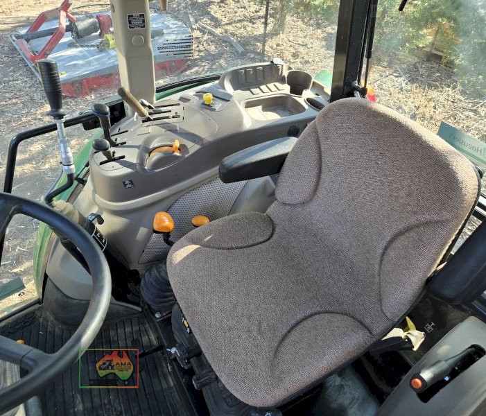 2019 JD-5083E FWA Tractor with FEL - photo 10