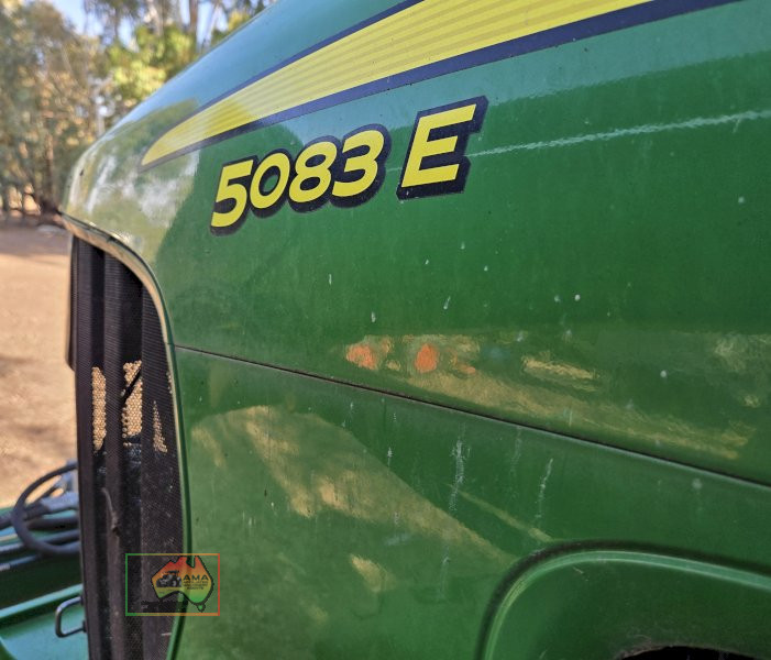 2019 JD-5083E FWA Tractor with FEL - photo 16