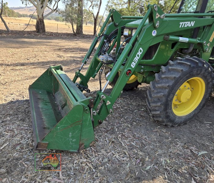 2019 JD-5083E FWA Tractor with FEL - photo 5