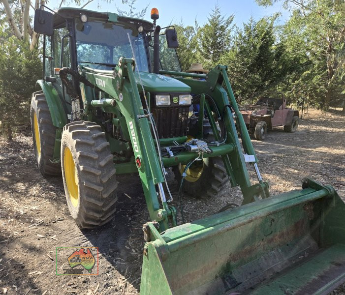 2019 JD-5083E FWA Tractor with FEL - photo 4