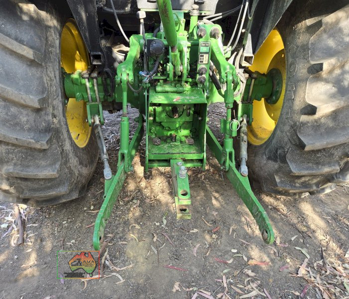 2019 JD-5083E FWA Tractor with FEL - photo 7