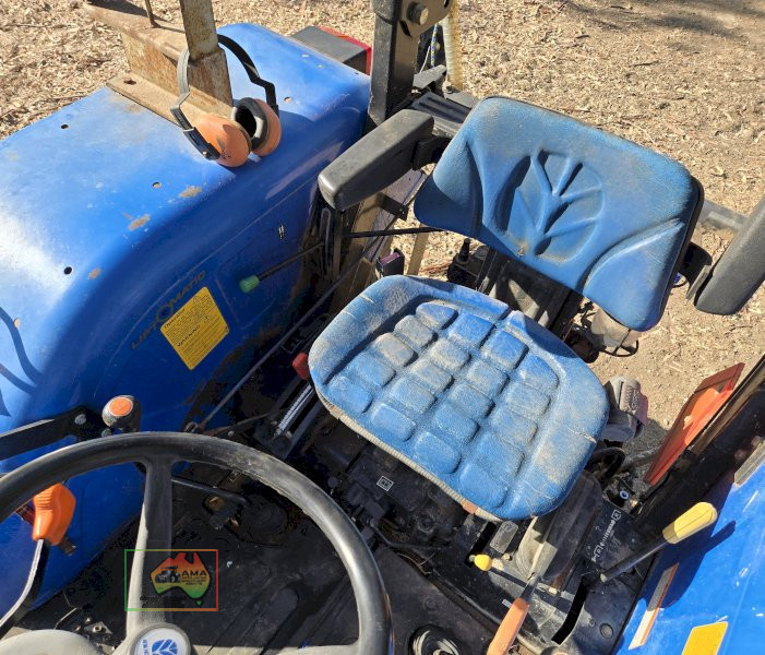 New Holland TT4.65 Tractor with FEL - photo 9