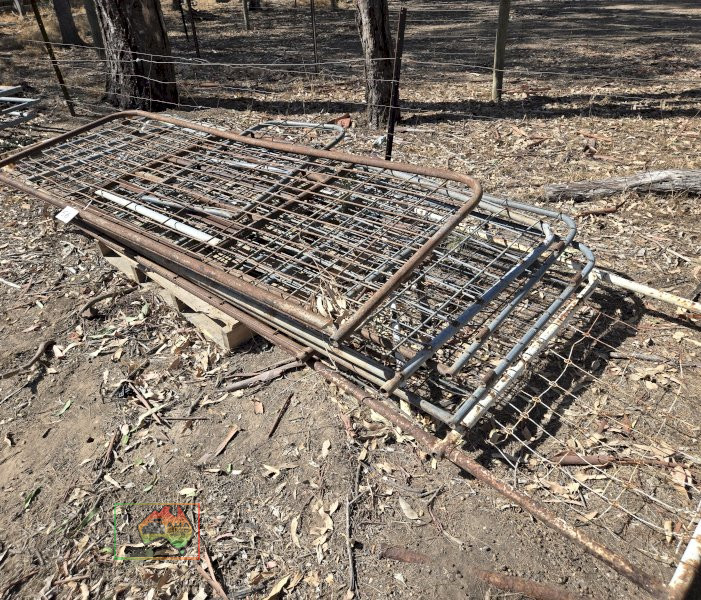 Assorted Used Gates Various Lengths. - photo 3