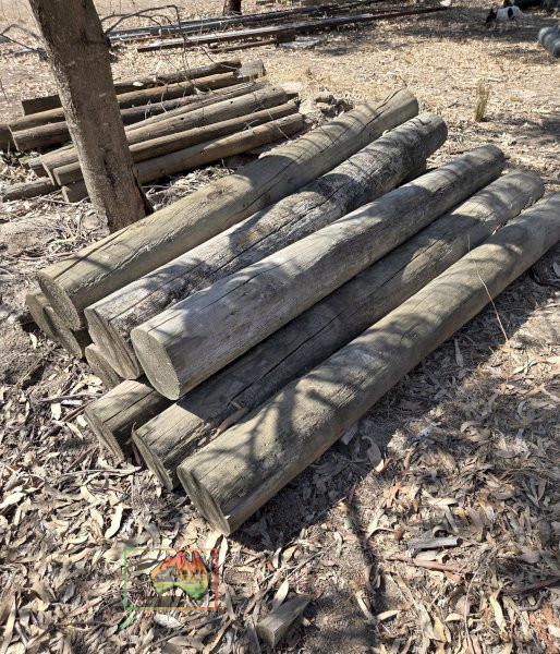 9x 8" Pine Posts. - photo 2