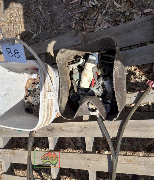 Assorted Poly & Pipe Fittings - photo 4