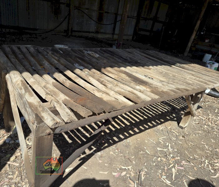 Rustic Timber Frame Wool Table - photo 3