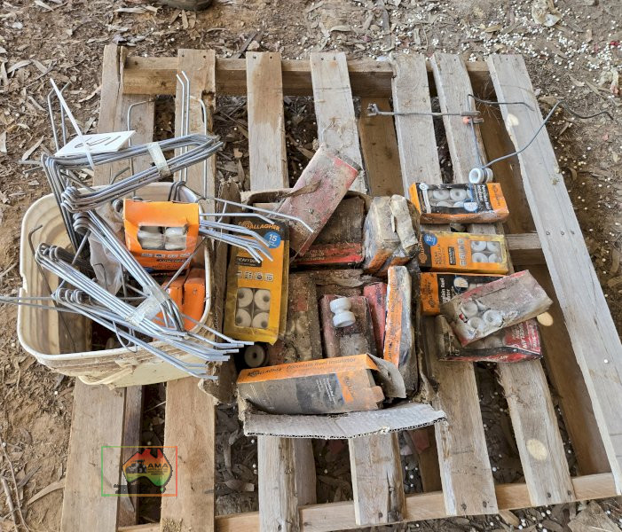 Porcelain Insulators & Wire Droppers - photo 5