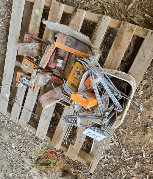 Porcelain Insulators & Wire Droppers - photo 2
