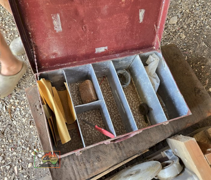 Electric Wood Lathe with Chisels & Tools. - photo 6