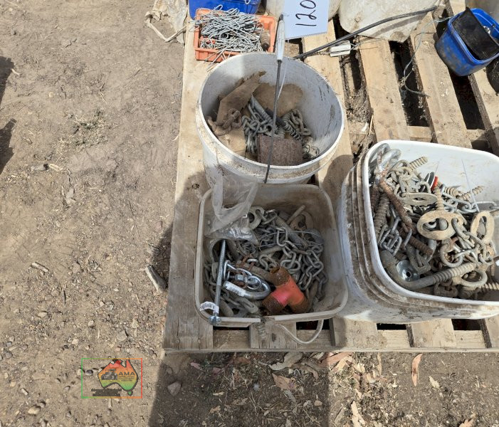 3x Buckets of Gate Latches - photo 2