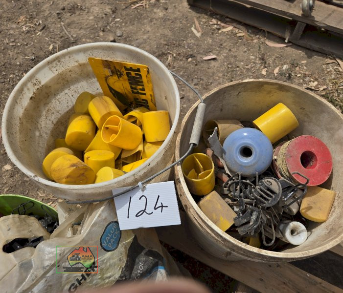 4x Post Insulators & Star Picket Caps. - photo 5
