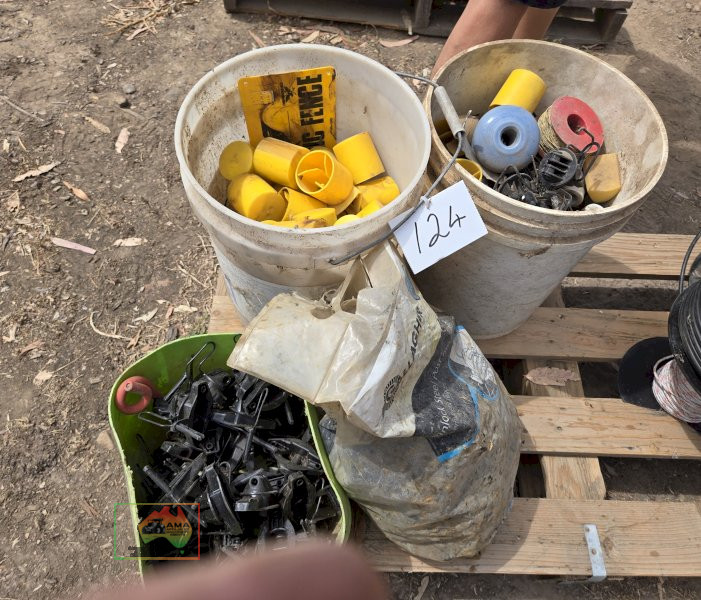 4x Post Insulators & Star Picket Caps.