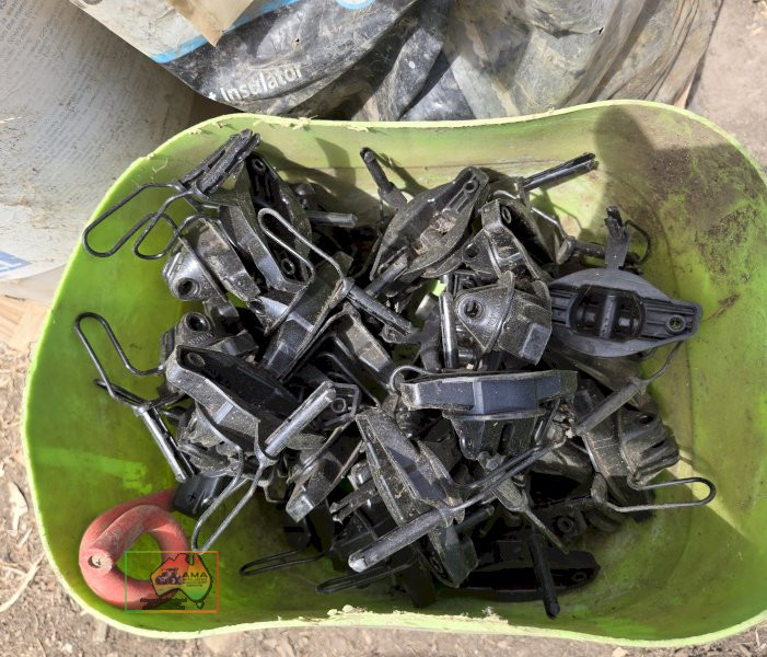 4x Post Insulators & Star Picket Caps. - photo 2