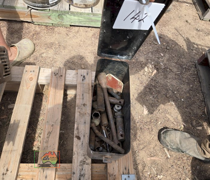 Tractor Pins & Sundries