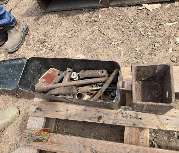 Tractor Pins & Sundries - photo 2