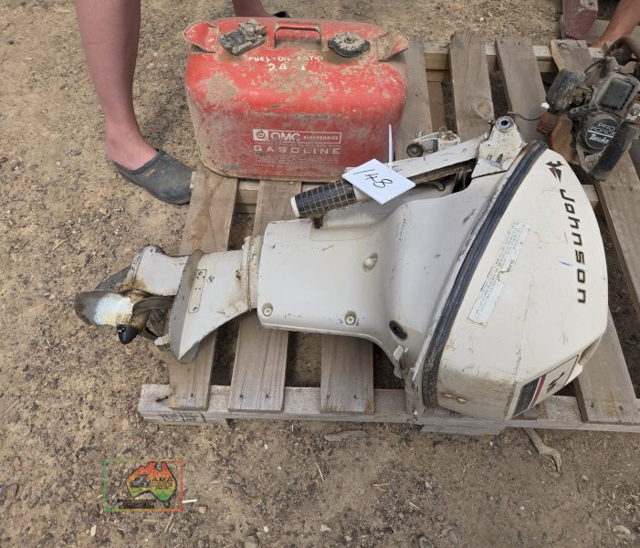 Johnson 'Seahorse' 9.5 Hp Boat Motor - photo 2