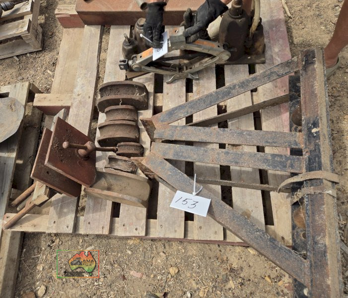Pipe Bender & Wood Vice