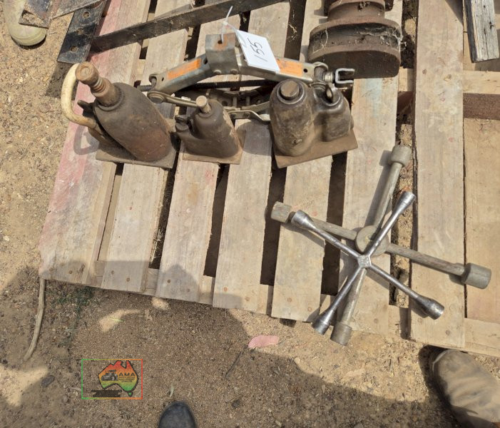 4x Jacks & 2x Wheel Braces - photo 2