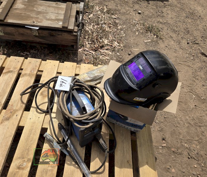 Cigweld 180 Welder with Helmet & Rods - photo 2
