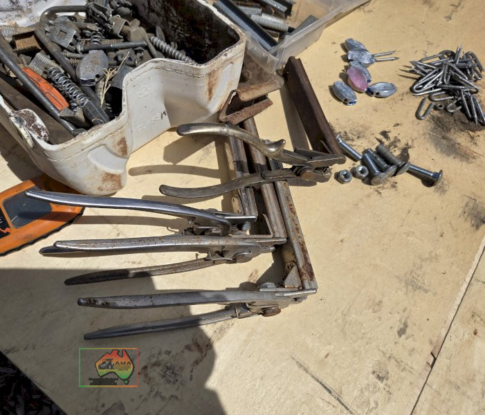 Fencing Clips & 4x Applicators. - photo 2