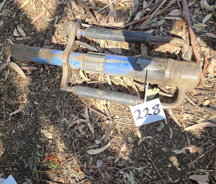 Air Operated 'Star Post' Rammer - photo 3