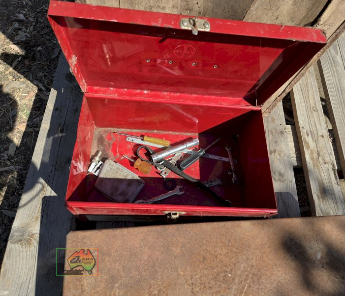 2x Steel Boxes & !x Wooden Box. - photo 4