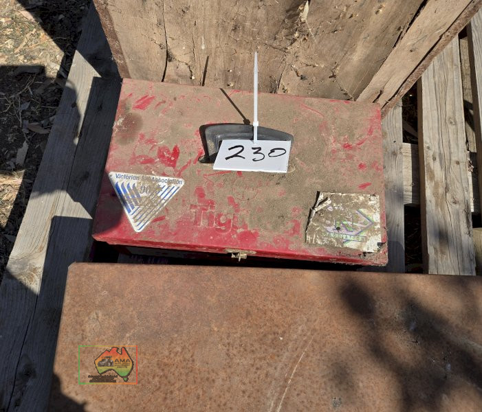 2x Steel Boxes & !x Wooden Box. - photo 3