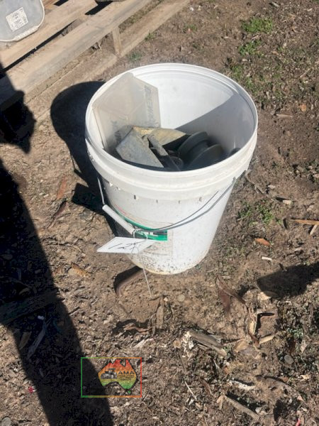 2x Buckets of Insulators, Gate Hinges & Latches