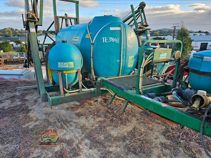 Goldacres Trailing Boom Sprayer - 3,000 Litre Tank - photo 3