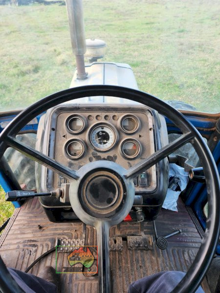 Ford NH-6610 Series II Tractor - photo 6