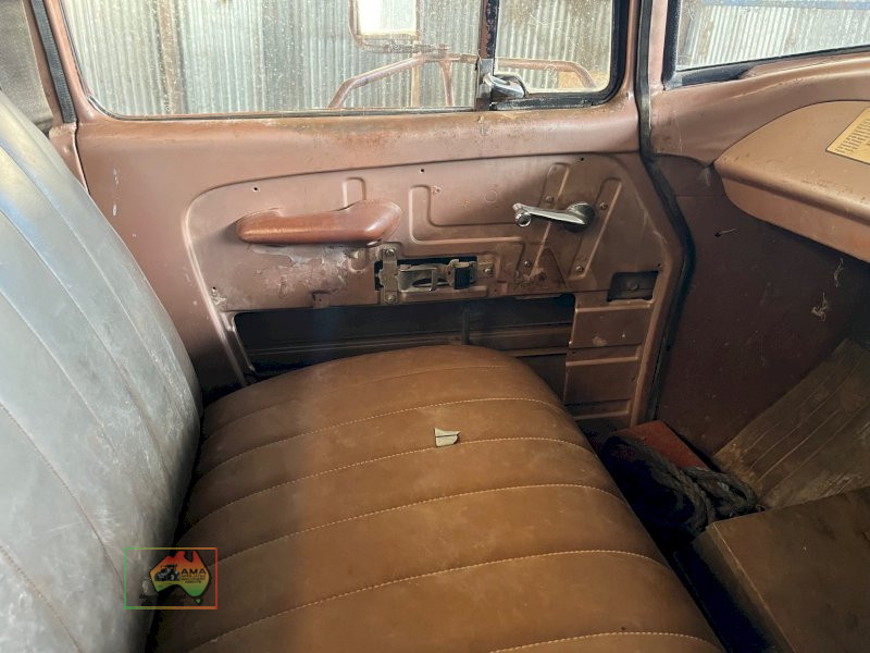 IH-1610A Tip Truck - photo 11