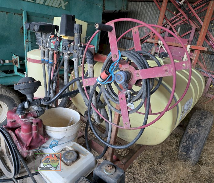12m Hardi-matic Trailing Boom Spray - photo 2