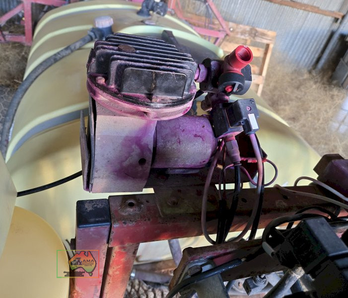 12m Hardi-matic Trailing Boom Spray - photo 10