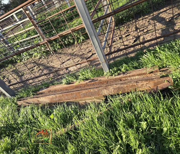Used - Heavy Gauge Railway Iron Yard Posts ($/m) - photo 2