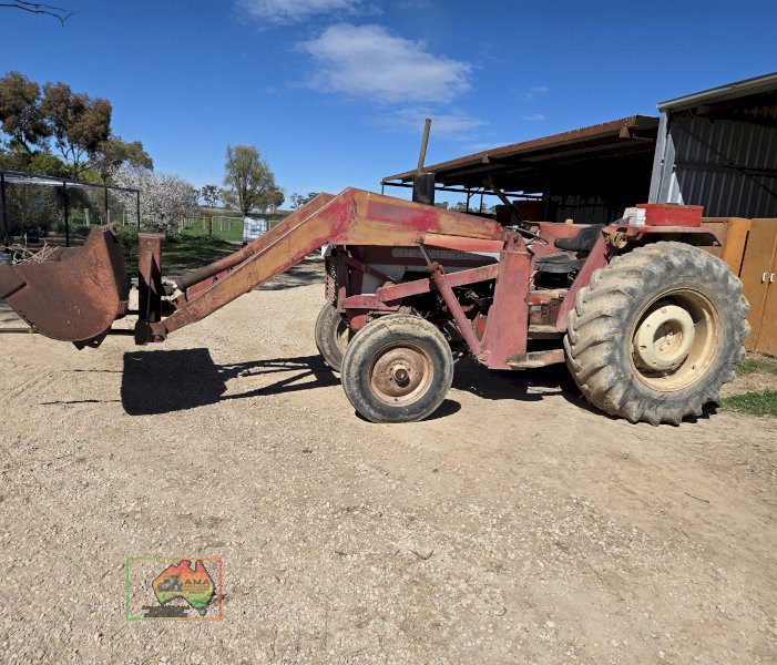 IH 674 Tractor with FEL - photo 3