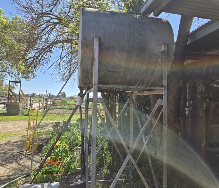1,200 Ltr O/head Diesel Bowser with Ladder - photo 2