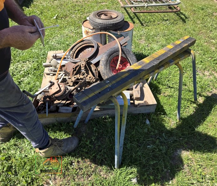 Pallet of Sundries (Inc. saw horses) - photo 4