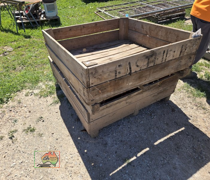 3x Timber Vegie Patch Bins 4ft sq x 1ft deep - photo 2