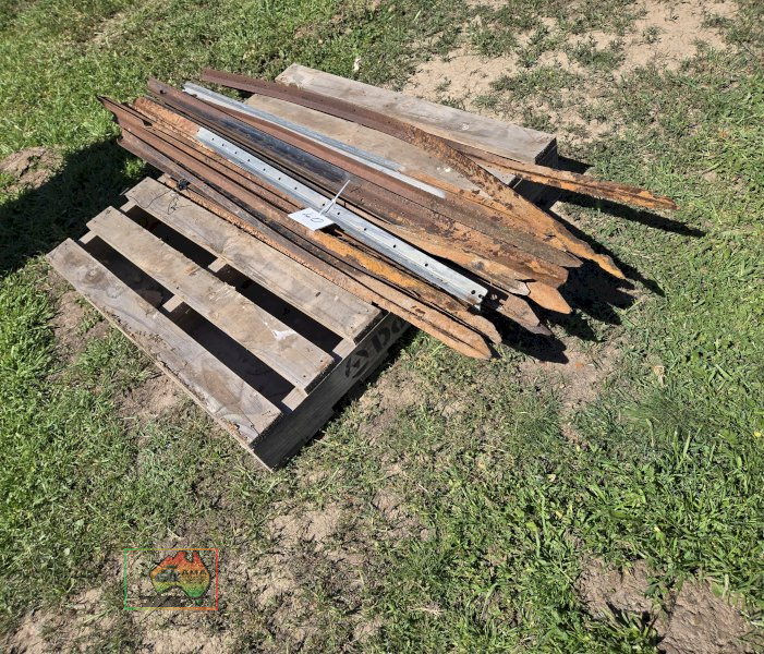Assorted Used Star Pickets