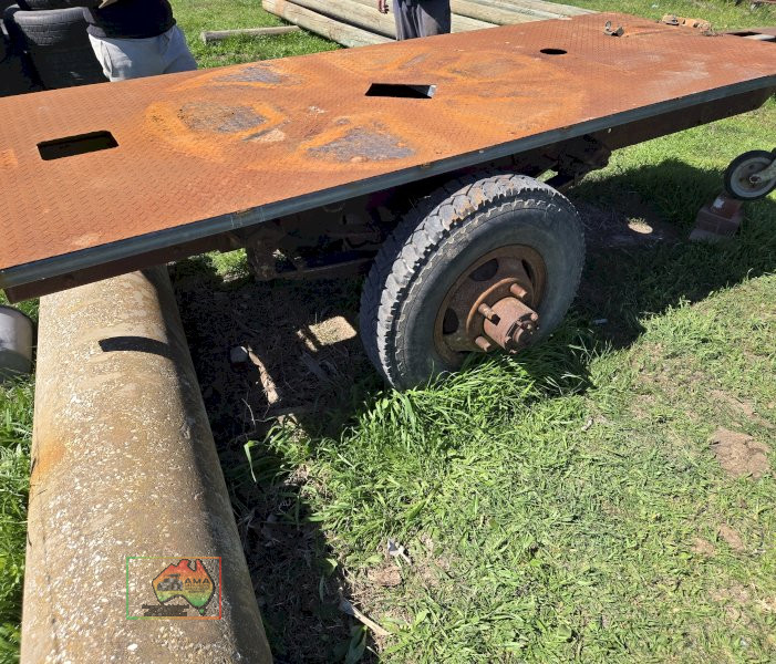 Farm Trailer with Nissan Axle 10ft x 4ft Steel Tray - photo 3