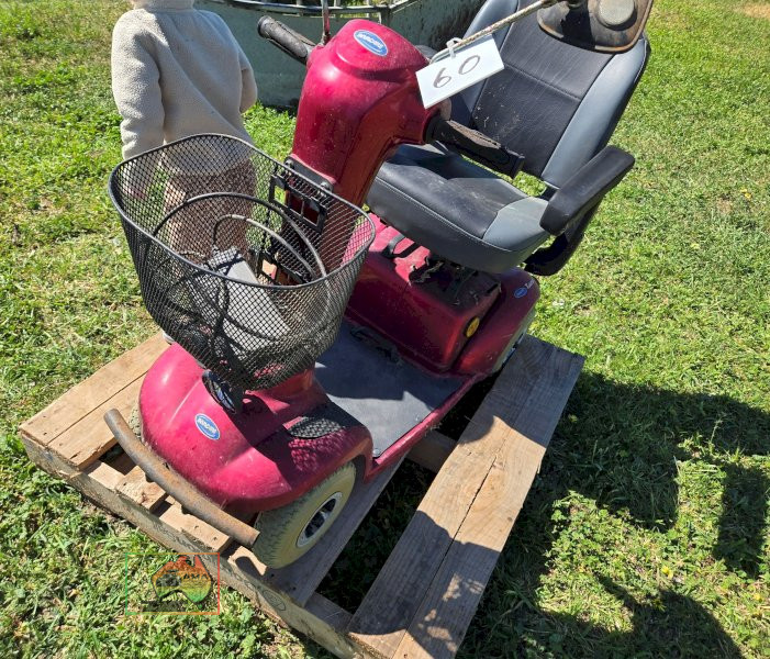 Invacare Taurus Mobility Scooter - photo 2