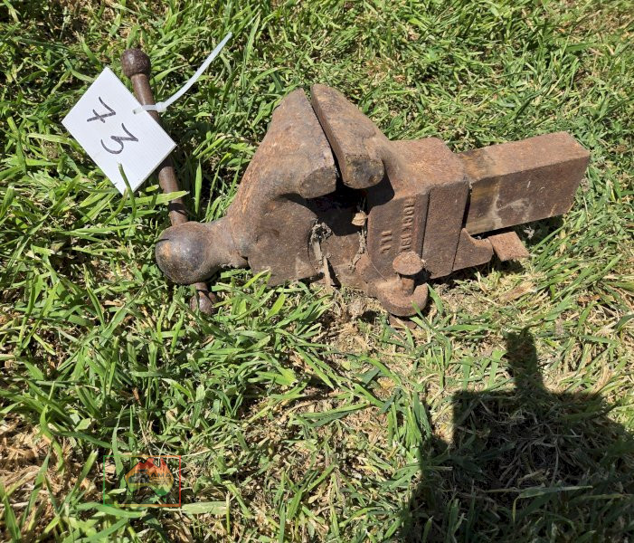 H/duty Cast Iron Bench Vice