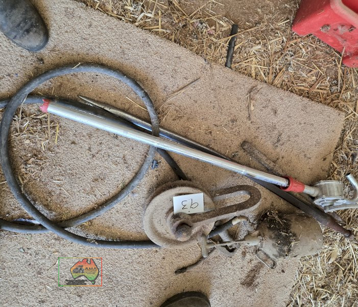 Drum Pump, Grease Gun & Sundries - photo 4