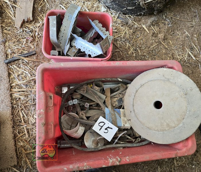 Builders Brackets & Sundry Items. - photo 1