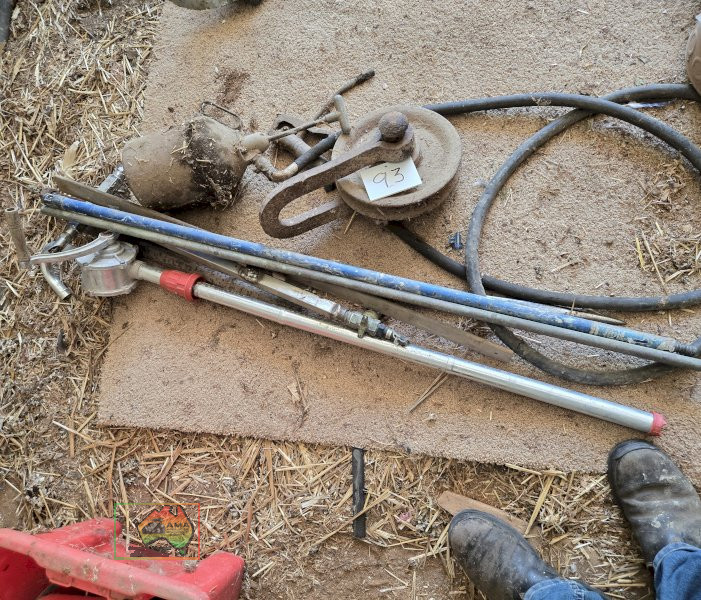 Drum Pump, Grease Gun & Sundries - photo 3